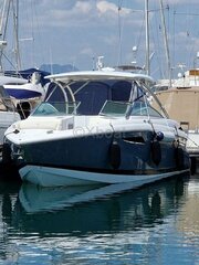 Cobalt The R 35 is a Luxury Pleasure boat BILD 1