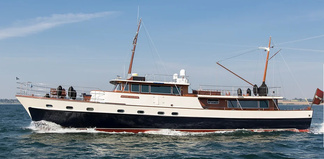 Custom built/Eigenbau Ocean Saloon Motor Yacht BILD 1